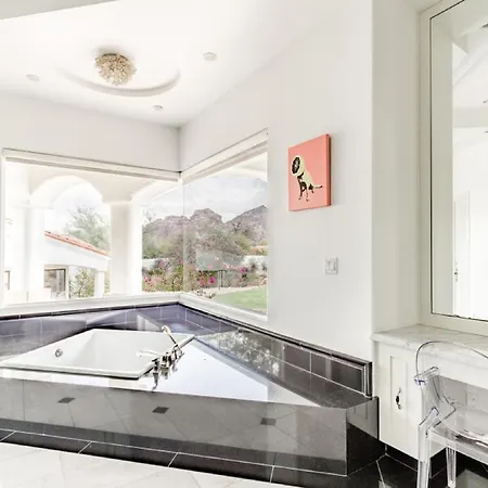 Nessun'Altra Casa Ha Lo Stile, I Servizi E Il Lusso Di Questa Incredibile Tenuta Apartment *
