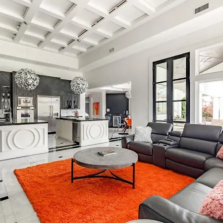 شقة Nessun'Altra Casa Ha Lo Stile, I Servizi E Il Lusso Di Questa Incredibile Tenuta *